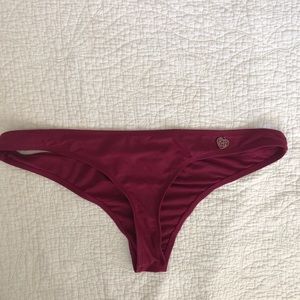 Body Glove maroon bottoms